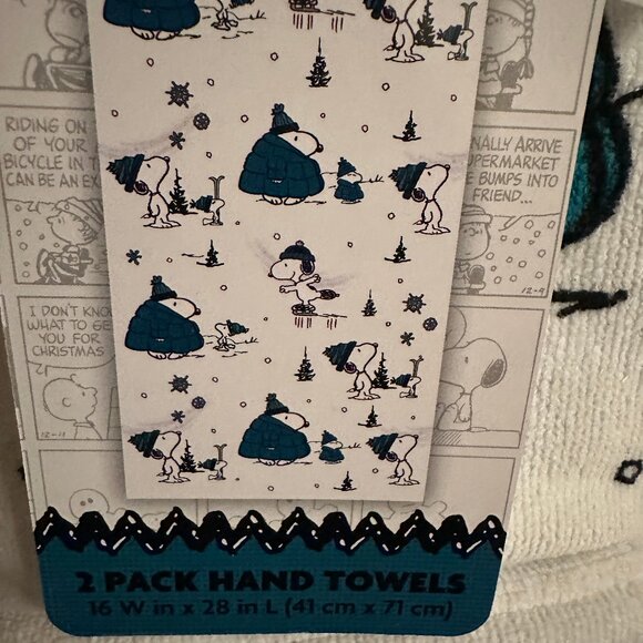Peanuts Snoopy Woodstock Puffy Coat Holiday Hand Towels 2 Pk NWT 16 x 28" - Picture 2 of 2
